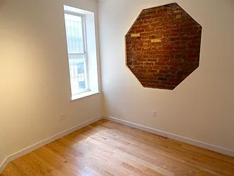 Rented by Loom Group