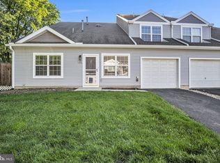 22 Courtyard Dr, Carlisle, PA 17013