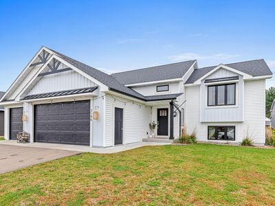 3186 Kingston St, River Falls, WI, 54022