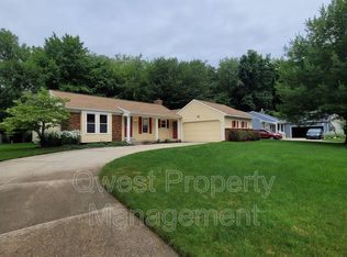 475 Adaway Ave SE, Ada, MI 49301