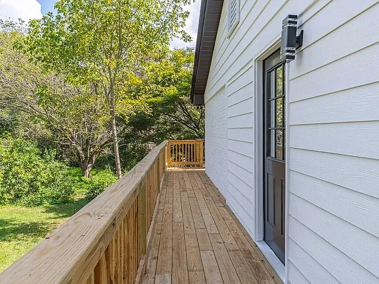 1523 Delia Dr — Photo 24