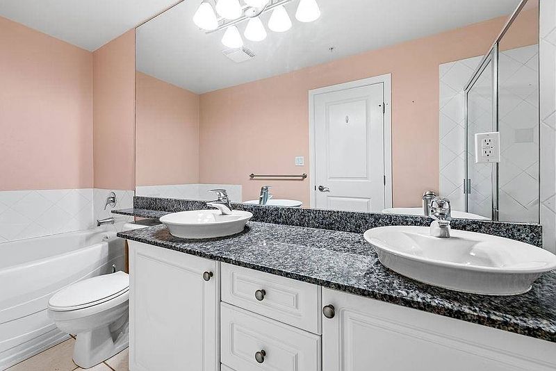 Richmond Townhouse for rent - 3 Bedrooms — photo 10