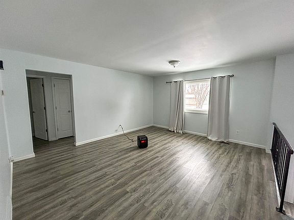 2nd image of 522 Tompkins Dr