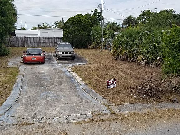 3rd image of 2025 Hoyle Dr