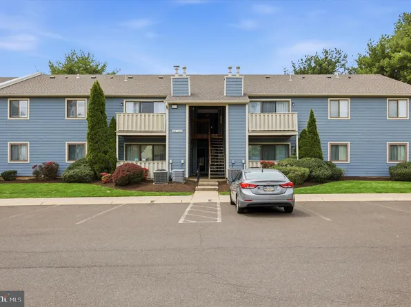 1003 Thornton Ct, North Wales, PA 19454