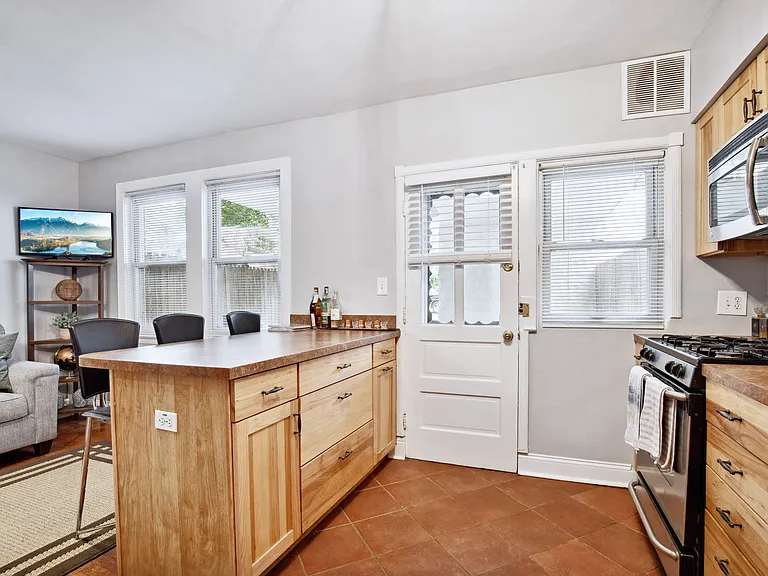 324 Westowne Rd — Photo 8