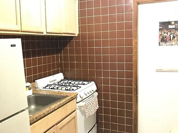 5th image of 332 22nd St #2