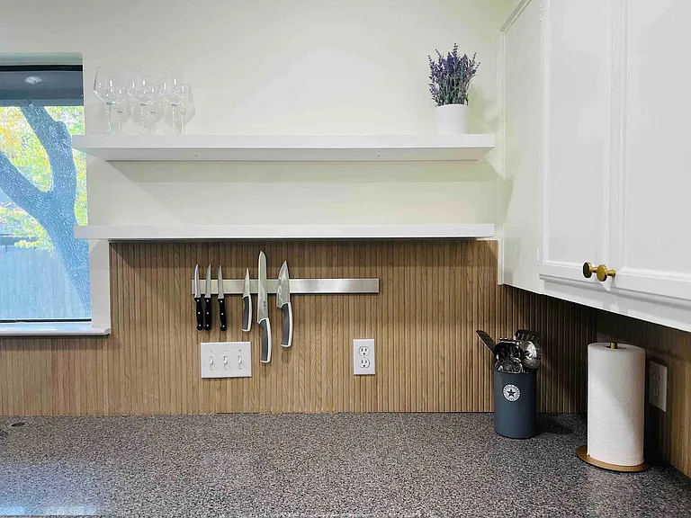 1704 Foxfire Dr — Photo 3