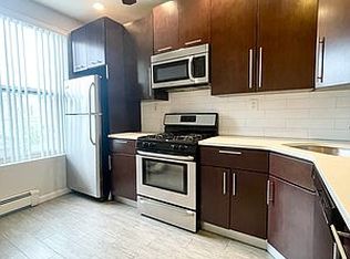 25-19 45th St, Astoria, NY 11103