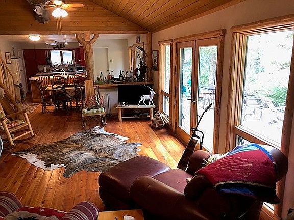 Main room w fireplace 