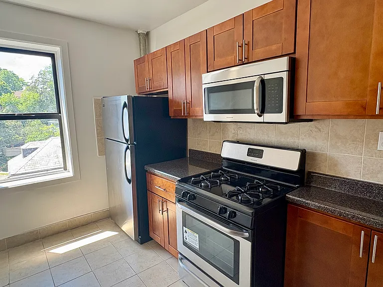 2-4 Berkeley Ave #4G — Photo 1