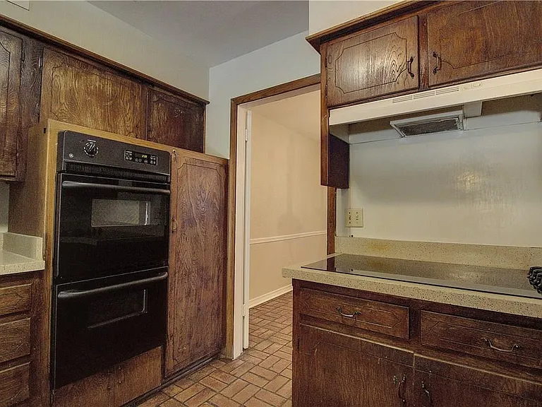 7708 Dentcrest Dr — Photo 6