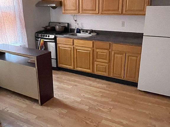 3rd image of 769 Edison Ave Floor 1