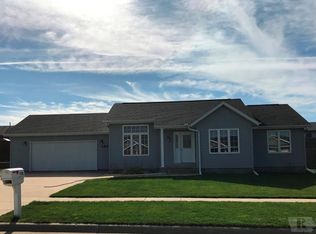 480 15th St SW, Le Mars, IA 51031