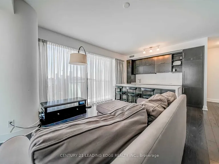 1080 Bay St #2302 — Photo 8