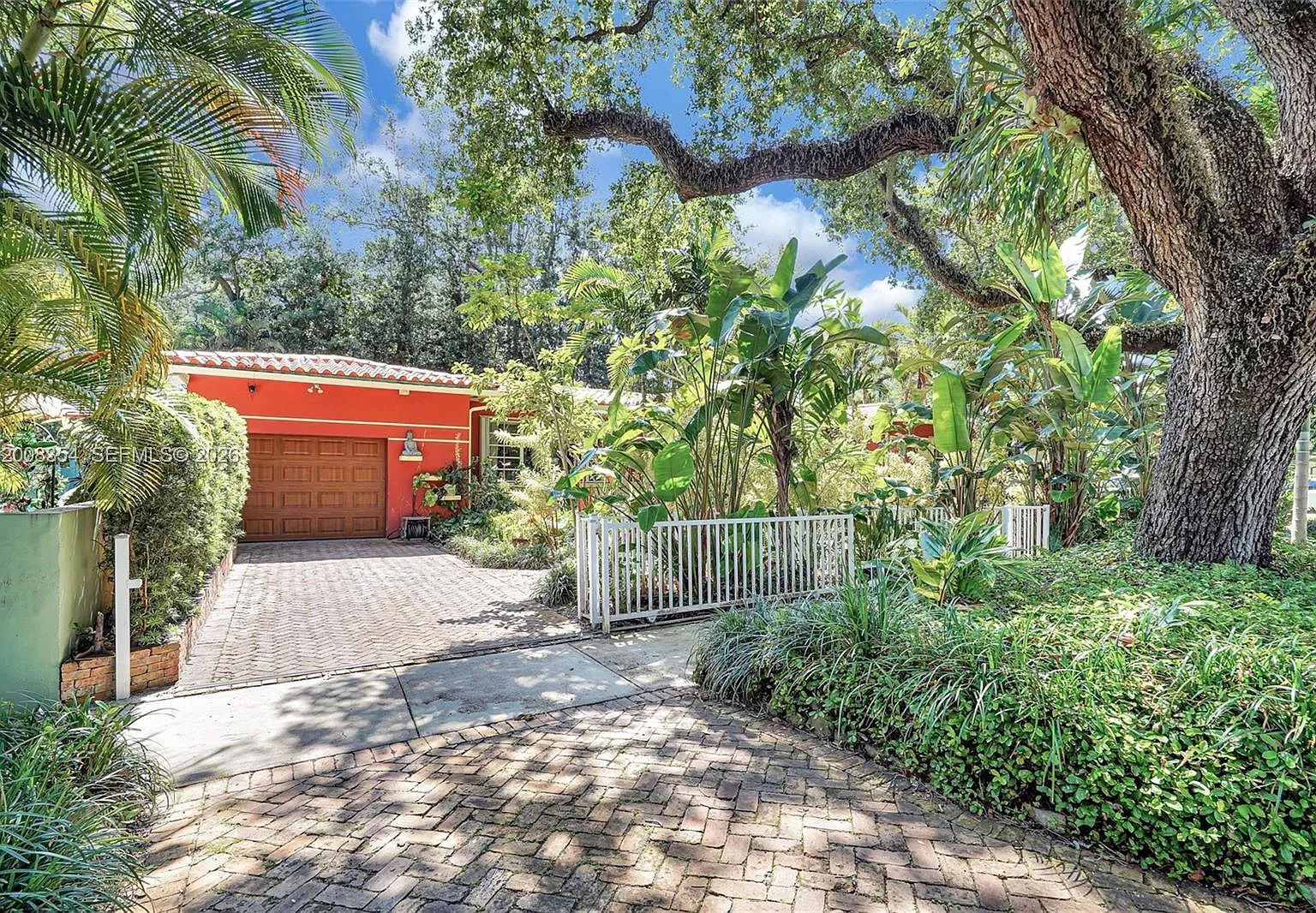 3 bed, 2340 sqft, $9,000 — Photo 3