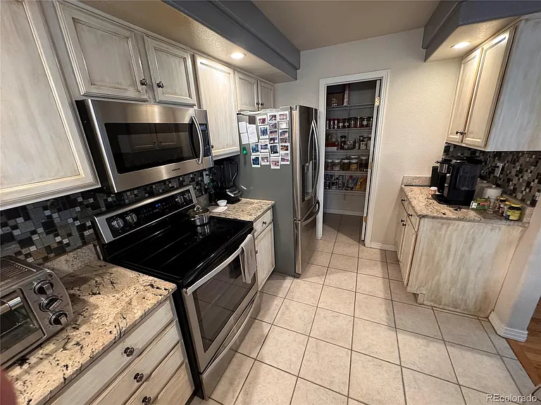 2486 S Scranton Way — Photo 16