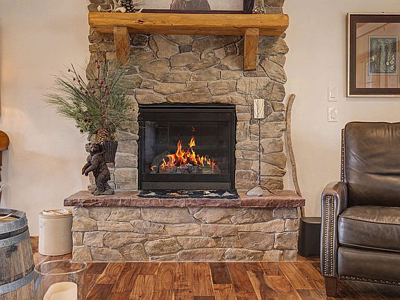 5th image of 213 Big Canyon Point