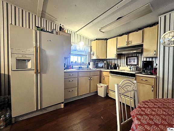 3rd image of 99 N Lakeview Dr