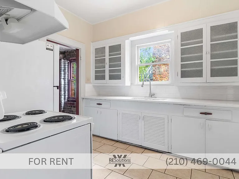 1618 W Kings Hwy #1618 — Photo 3