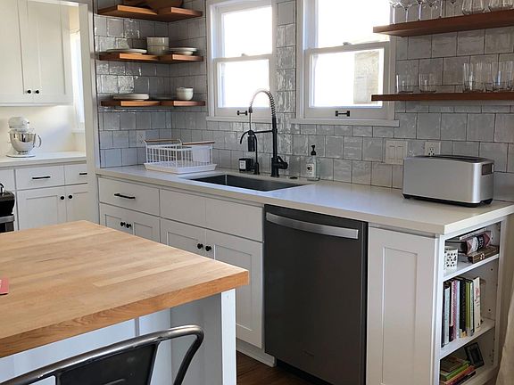 2nd image of 507 San Clemente St #507