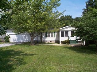 21004 N Snapdragon Ln, Texico, IL 62889