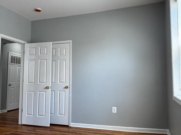 132-136 Elm Ave #6 — Photo 8
