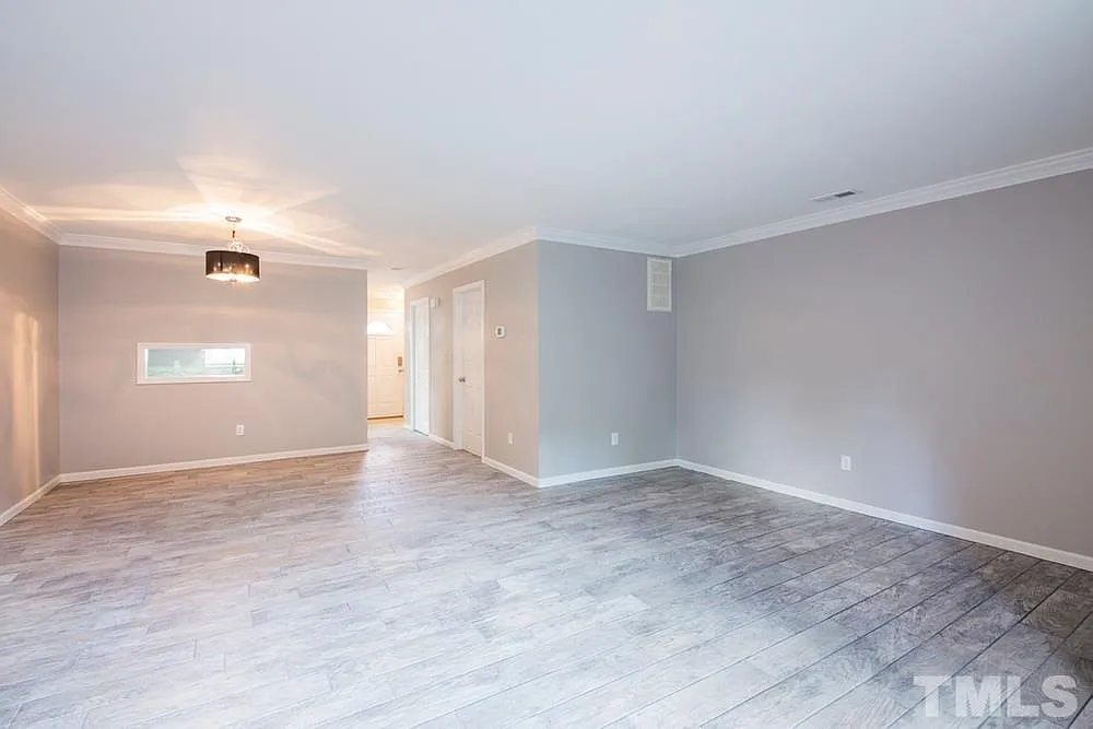 3 bed, 2.5 bath, 1252 sqft, $1,700 — Photo 4