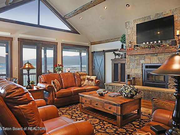 2nd image of 166 Aspen Ridge Trl
