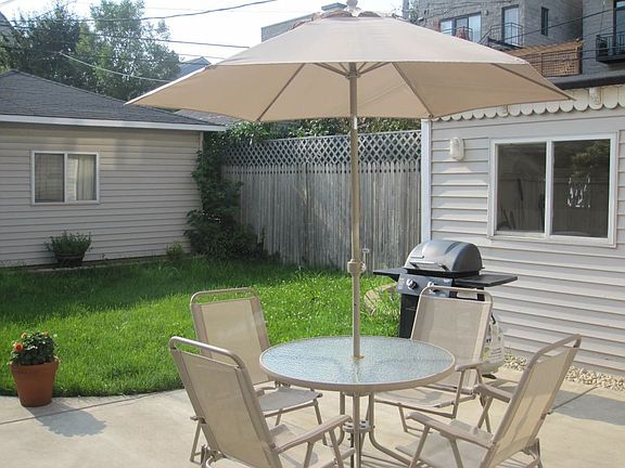 2nd image of 3340 N Leavitt St #2