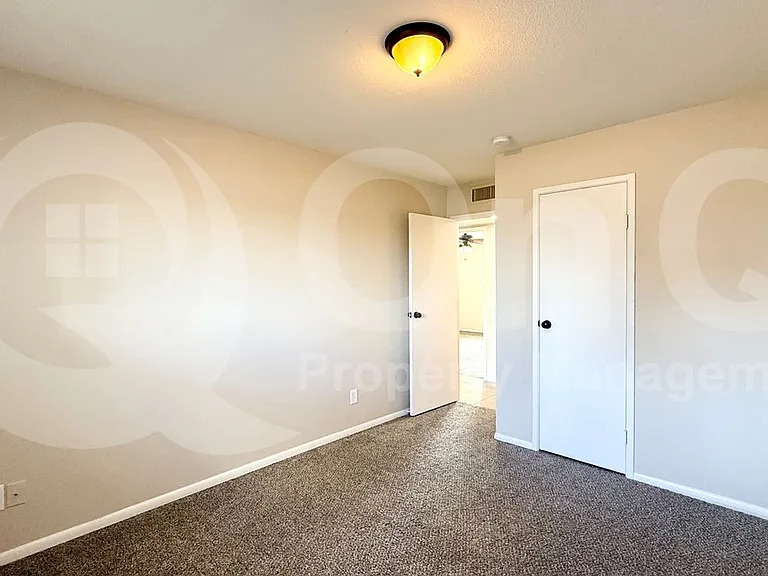 1275 E Loma Vista Dr — Photo 11