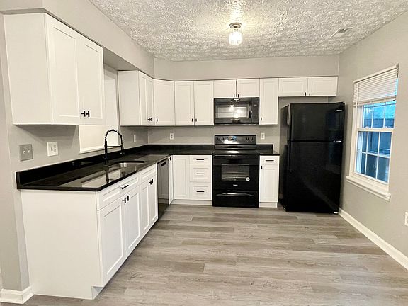 5th image of 18674 Winding Creek Pl