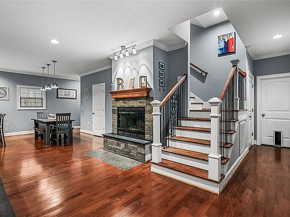 5th image of 321 Teakwood Dr