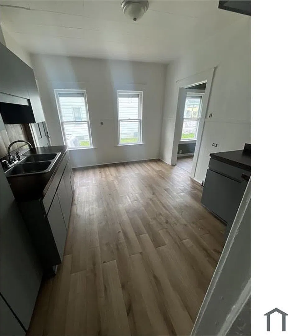 4315 Stickney Ave — Photo 4