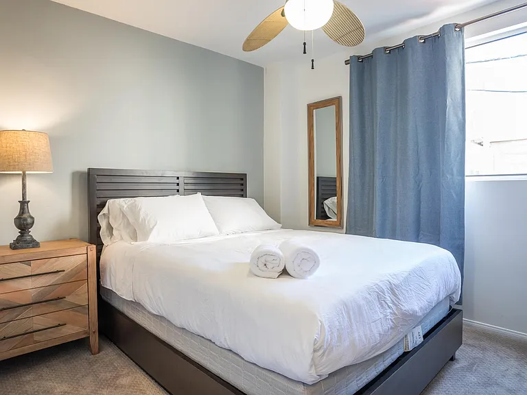 423 S Sherbourne Dr #4 — Photo 8