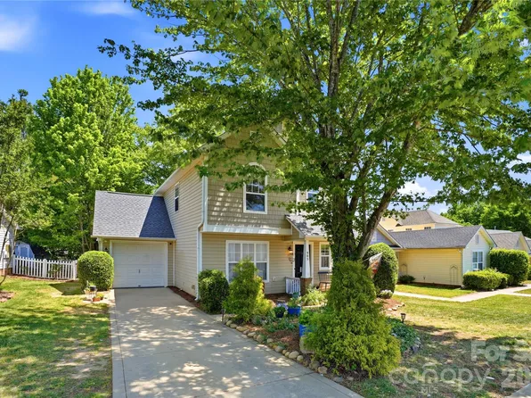 905 Matthews School Rd, Matthews, NC 28105
