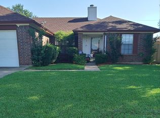 227 Freedom Ln, Arlington, TX 76002