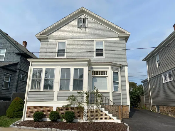 1 10 1/2 Elliot Pl, Newport, RI 02840