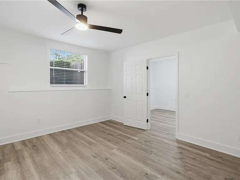 230 Pinebridge Ct — Photo 35
