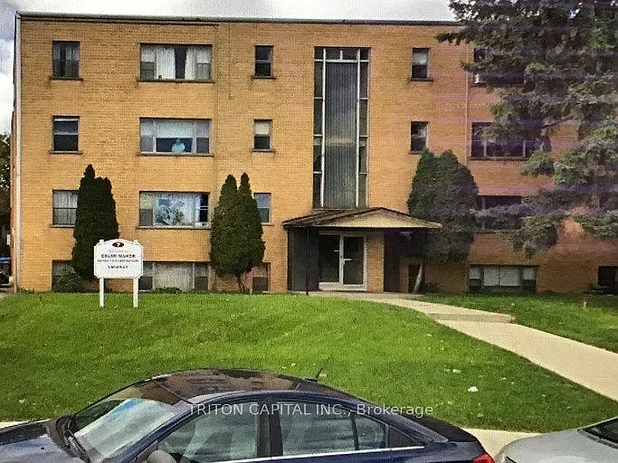 7 Osler Ct #305 — Photo 1