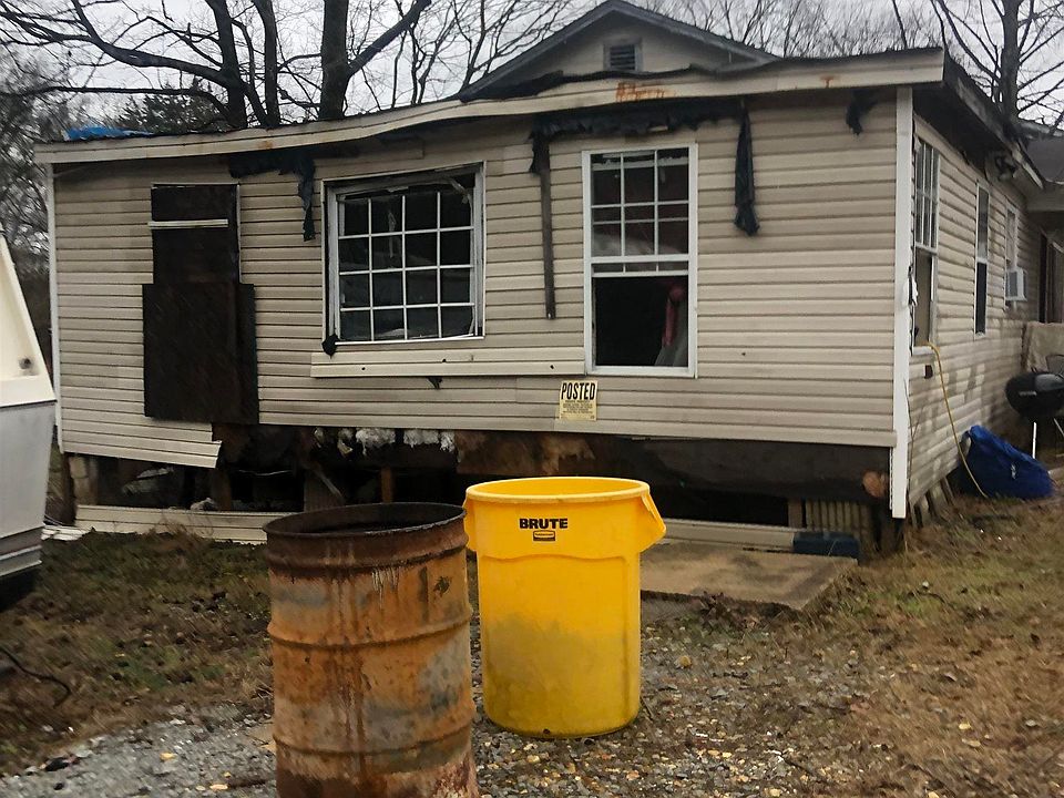 2nd image of 19011 Holt Rd