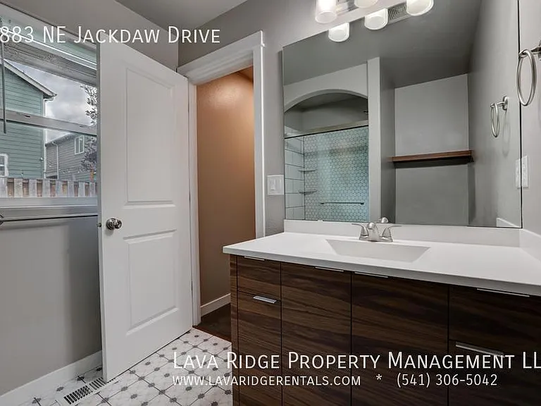 2883 NE Jackdaw Dr — Photo 17