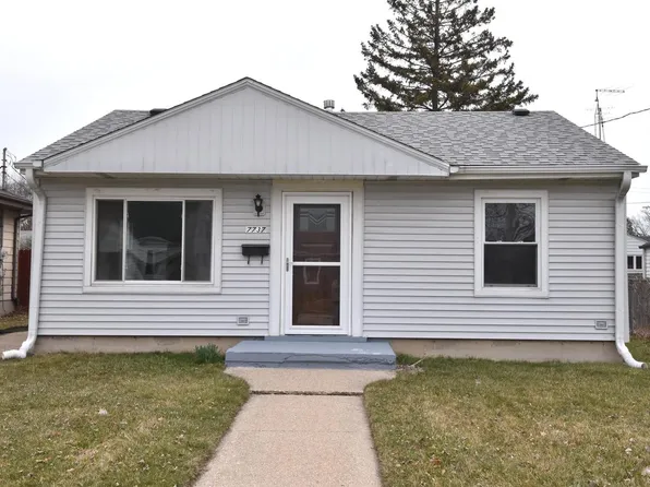 7737 10th AVENUE, Kenosha, WI 53143