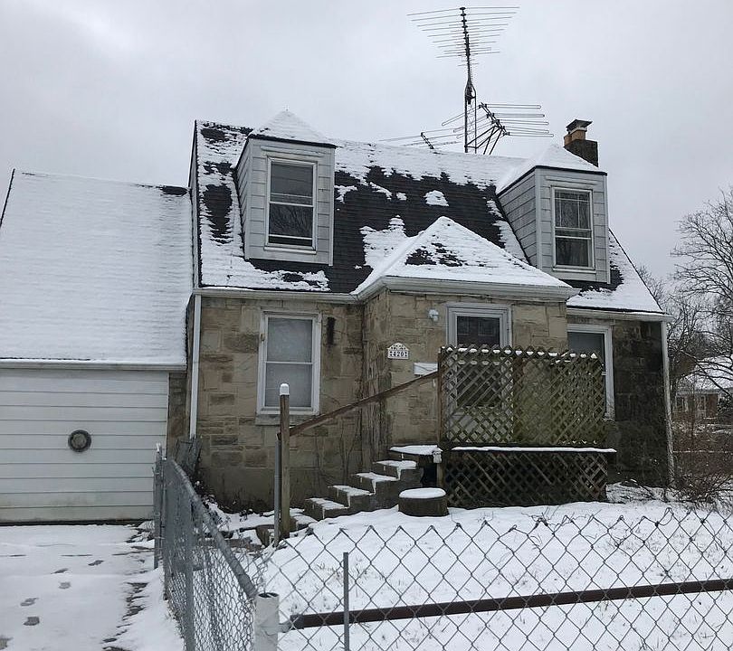 1st image of 420 W Siebenthaler Ave