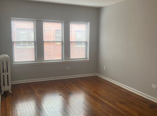 5732 N Winthrop Ave #309, Chicago, IL 60660
