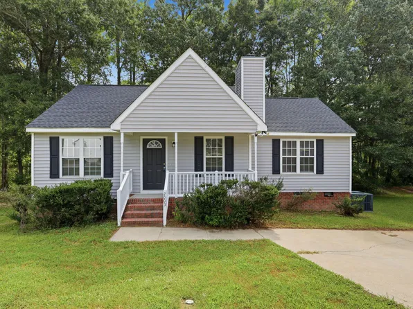 2003 Laurel Leaf Rd, Zebulon, NC 27597