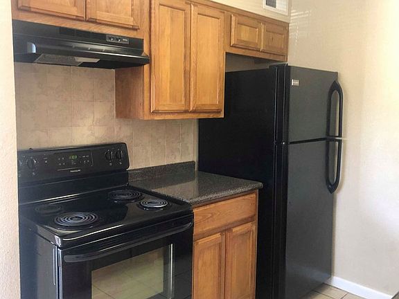3rd image of 1924 Avenue H APT 9