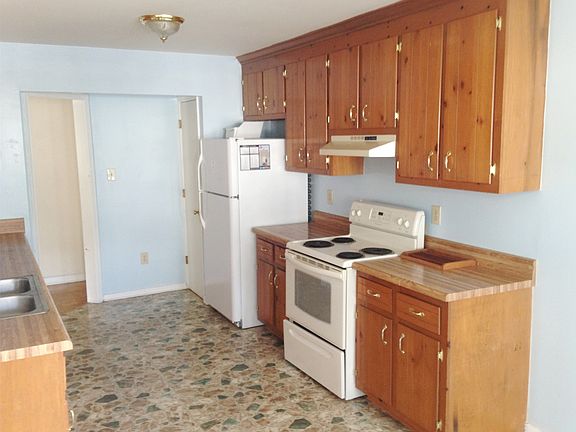 2nd image of 7097 Foxbernie Cir