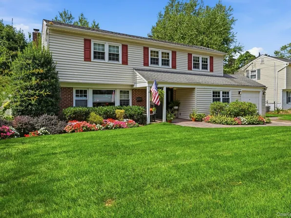 39 Harriet Lane, Huntington, NY 11743