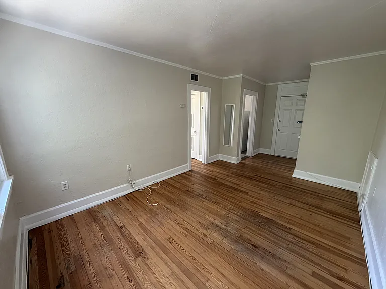 456 13th Ave NE #12 — Photo 4